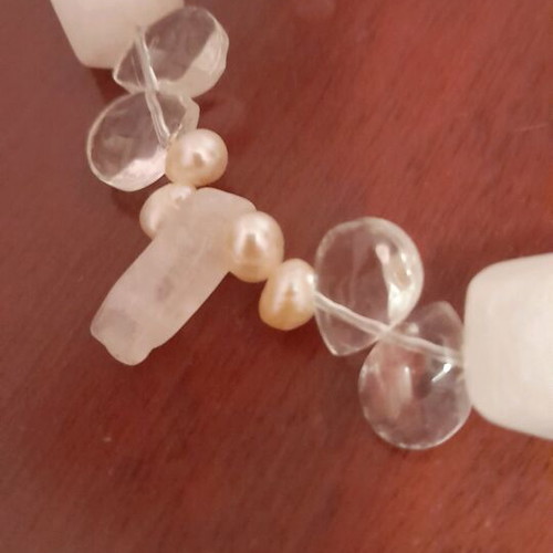 Necklace 60cm with freshwater pearls and opalites like new