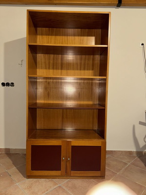 Living room unit with cupboard and 3 shelves