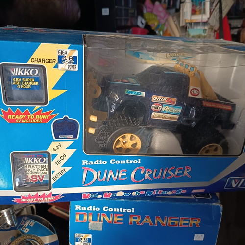 Nikko remote control cars new, set of 2