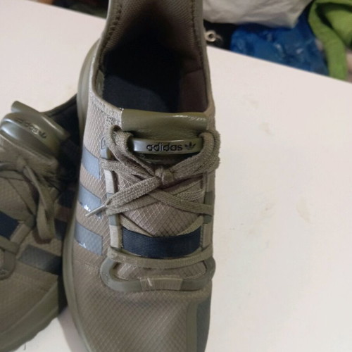 Adidas Originals U Path Run EE4466 athletic shoes like new, size 44.5 khaki