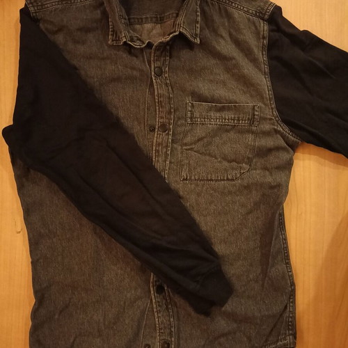 Pull n Bear shirt like new, size S
