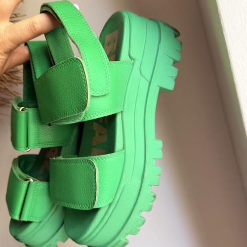 Buffalo platform sandals size 38 green like new