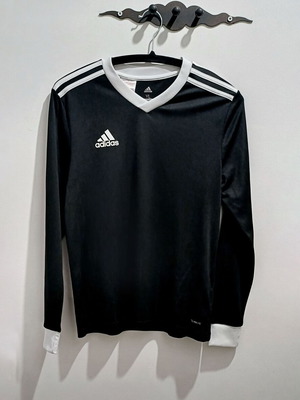 Adidas Climalite Long-Sleeve Football Shirt like new, size 13–14 years