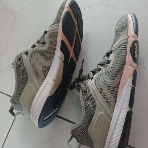 Athletic shoes like new, size 41, pink and green