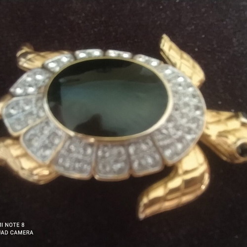 Turtle vintage brooch with large green emerald-like stone, like new