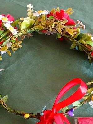 Handmade wreath new with gift earrings