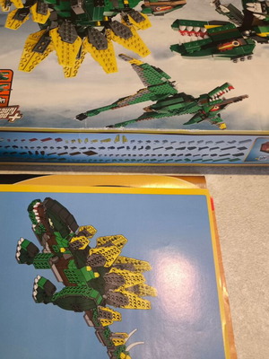 Lego Creator 4998 Stegosaurus used, complete with box and manuals