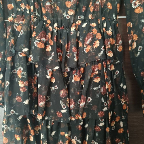Floral dress like new with ruffles, black and orange, size S