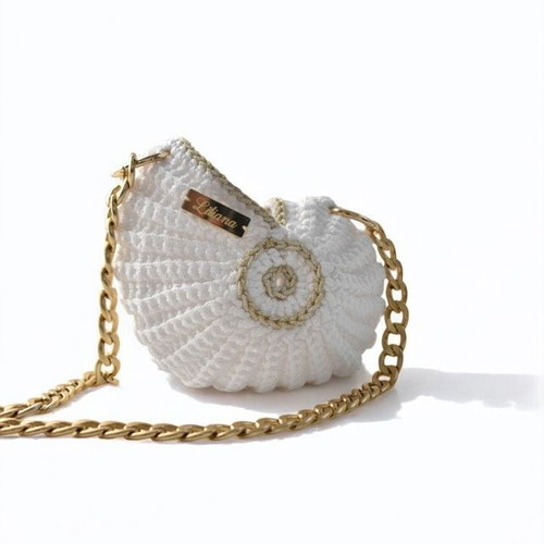 Handmade Shell Shoulder Bag black and white