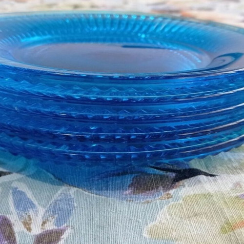 Set of 5 blue glass plates, 20cm