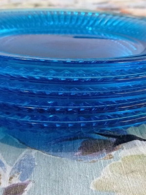 Set of 5 blue glass plates, 20cm