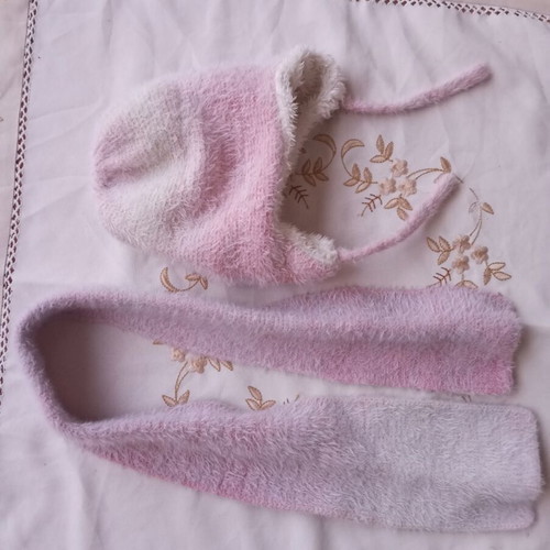 Baby scarf and hat set used, pink and white