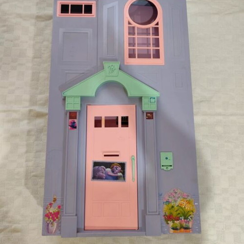 Barbie Fold N Fun Collectible Dollhouse used