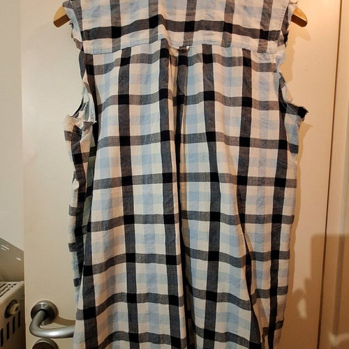 Attrattivo sleeveless checkered shirt like new, size M, white and blue