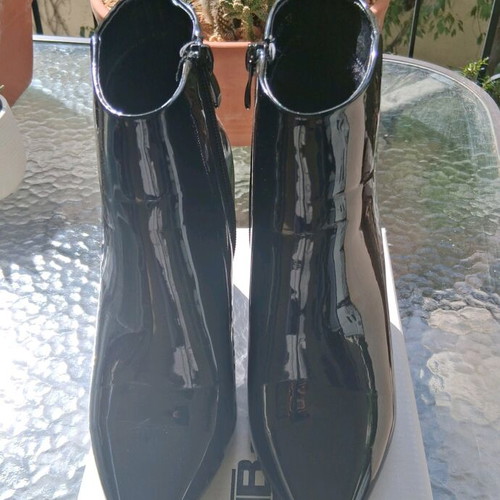 Patent leather ankle boots size 37 like new, black