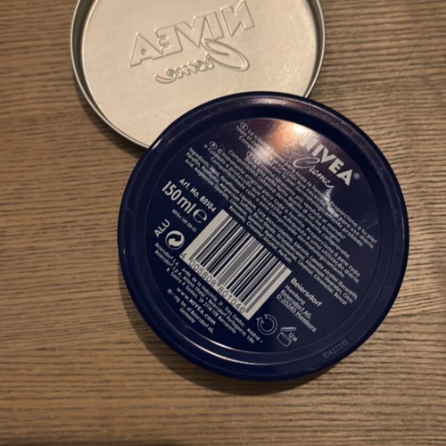 NIVEA collectible tin Love is Love 9cm like new