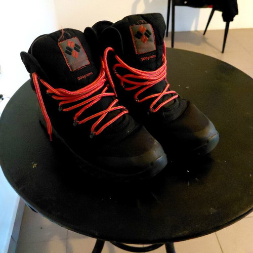 Hiking boots like new, size 44