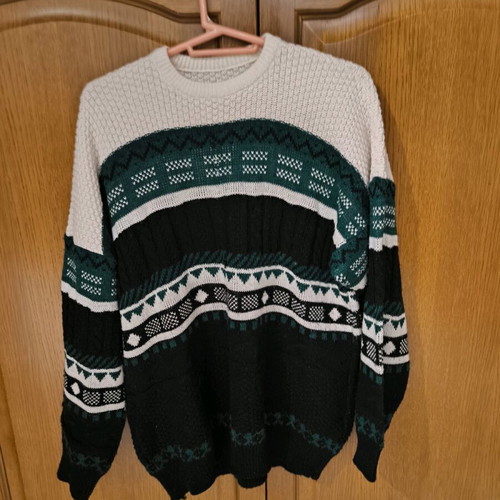Knitted men's tricolor long-sleeve sweater used, size S-M