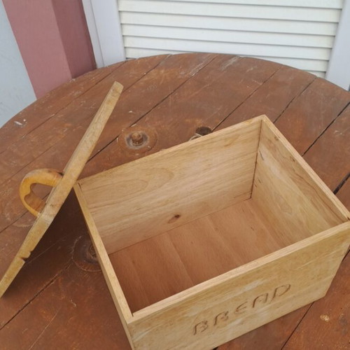 Bread box used for bread storage