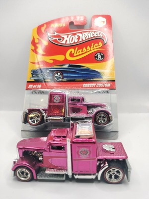 Chase 2009 Hot Wheels Classics Series 5 Convoy Custom #26/30 Pink new