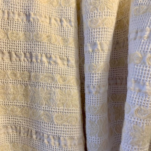 Embroidered decorative textile 1.60m x 1.90m like new, premium material
