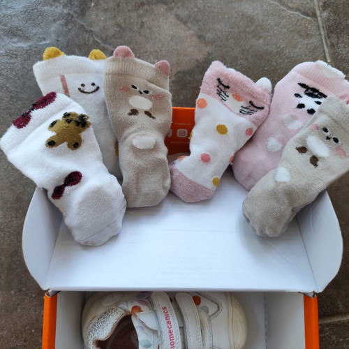Biomecanics baby shoes size 19, like new, girl