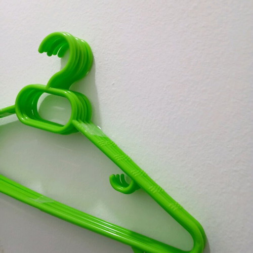 Plastic hangers like new, pack of 5, green color