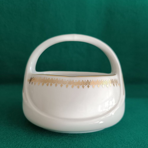 Vintage small porcelain basket like new, made in France