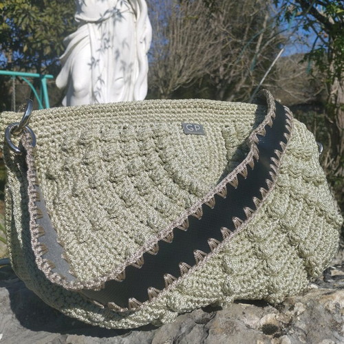 Handmade knitted shoulder bag new, beige with leather strap