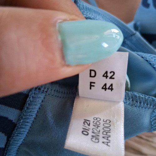Adidas bra gm2468 like new, blue, size D 42