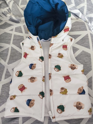 Mayoral unisex vest 9 months like new
