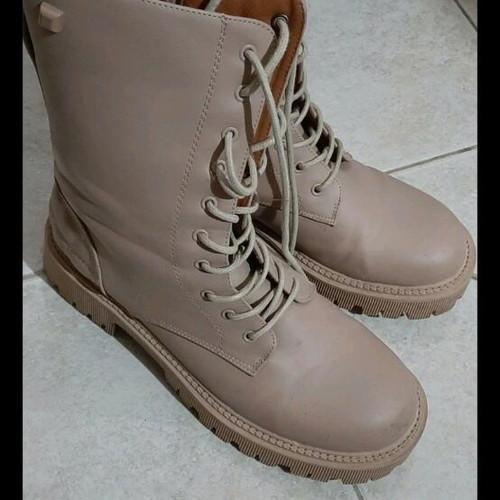 Nude boots size 41 like new with laces