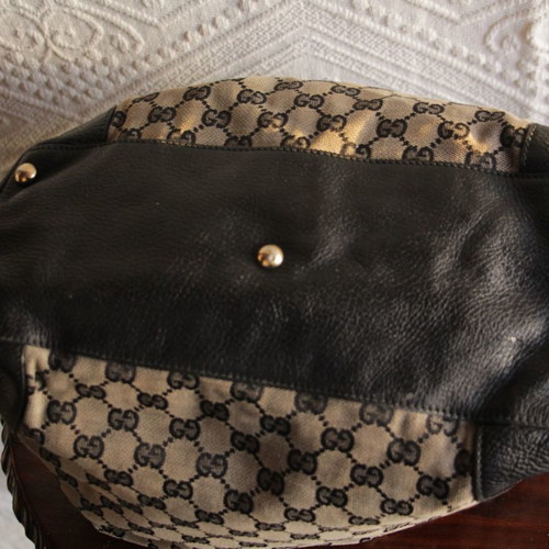 Gucci bag used with Monogram GG pattern