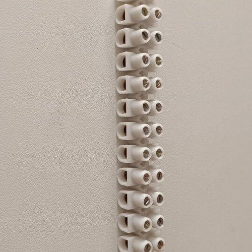 Small electrical terminal block new