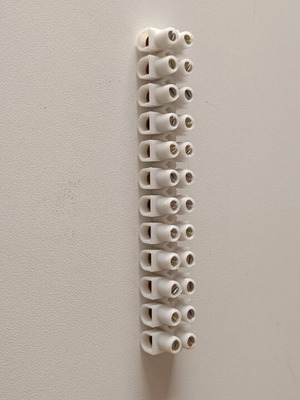 Small electrical terminal block new