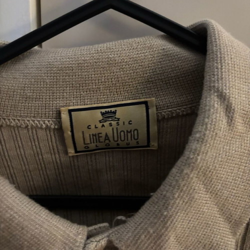 Beige pullover with collar like new, size L