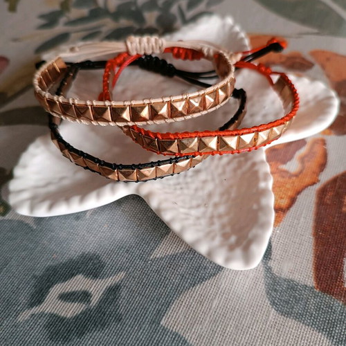 Bracelets with Crocs Macrame 3 Pieces Gold new