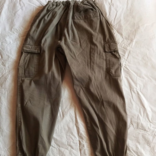 Men's pants style sweatpants with pockets XL like new, green