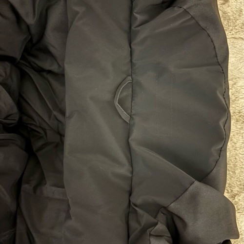 Zara puffer size M black new with fur