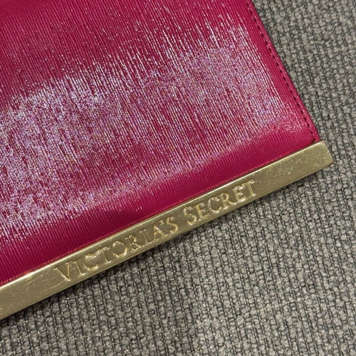 Victoria’s Secret passport holder pink with leopard design like new