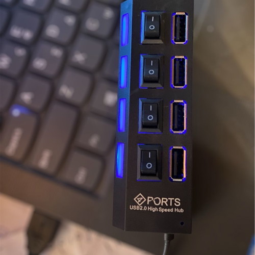 USB hub new with 4 ports and on/off switches