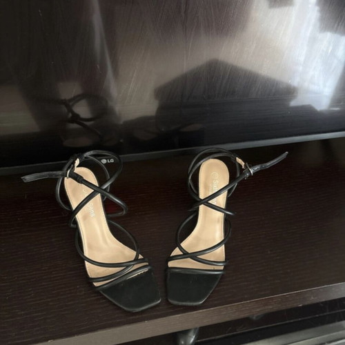 Sixteen Sense black strappy block heel sandals, size 37