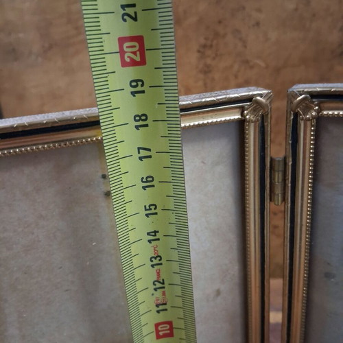 Double vintage frame used
