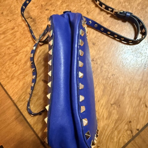 Valentino Garavani Rockstud leather crossbody bag, blue