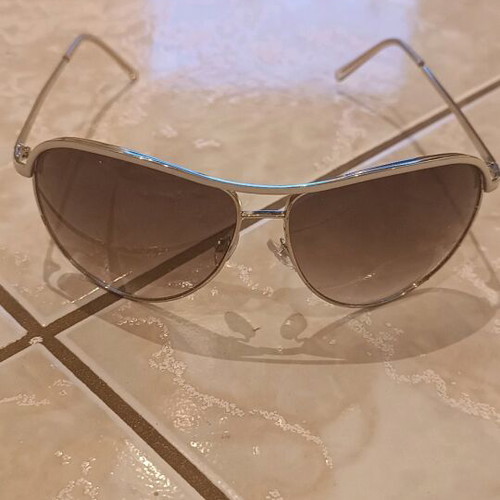 Sunglasses like new, good condition