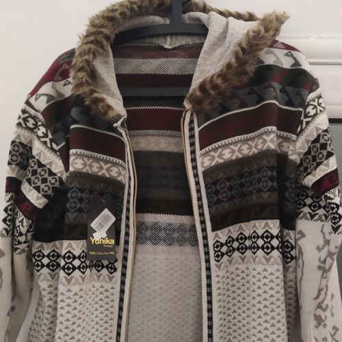 Long women's cardigan new with zipper and fur on hood