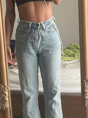 Mom cropped blue light denim jeans like new with cross waist