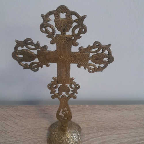 Bronze cross old, new in excellent condition