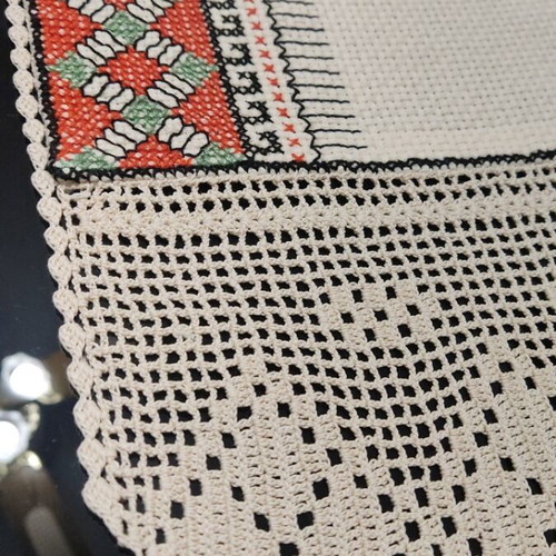 Handmade vintage table runners, set of 2, like new