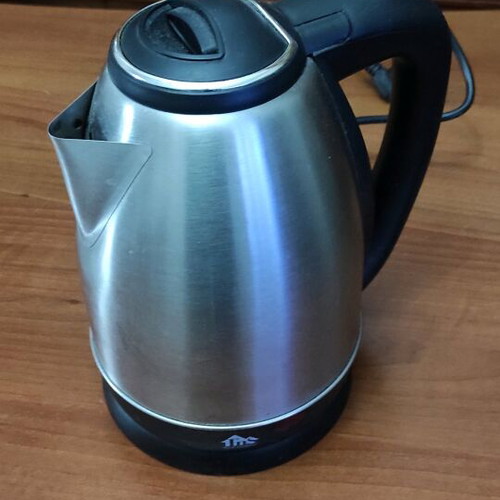Black-silver kettle like new